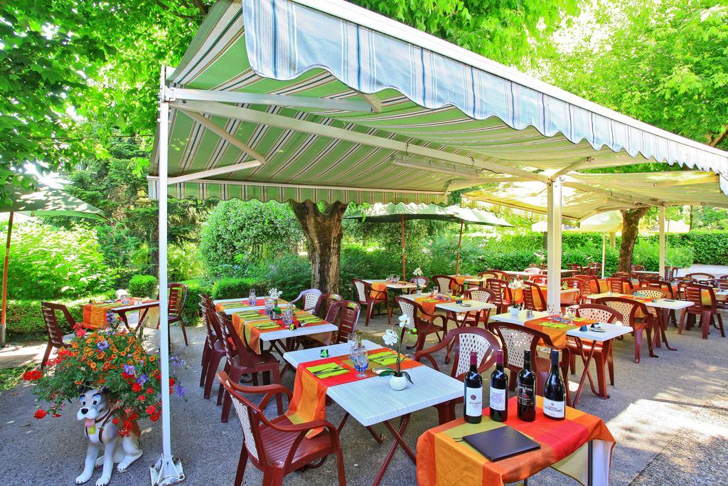 Le Clos Grand Pradines  Ngoại thất bức ảnh